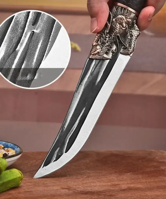 Kniv til udskæring af ben med dragedekoration