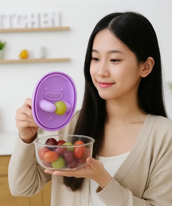 Snack container 2-in-1