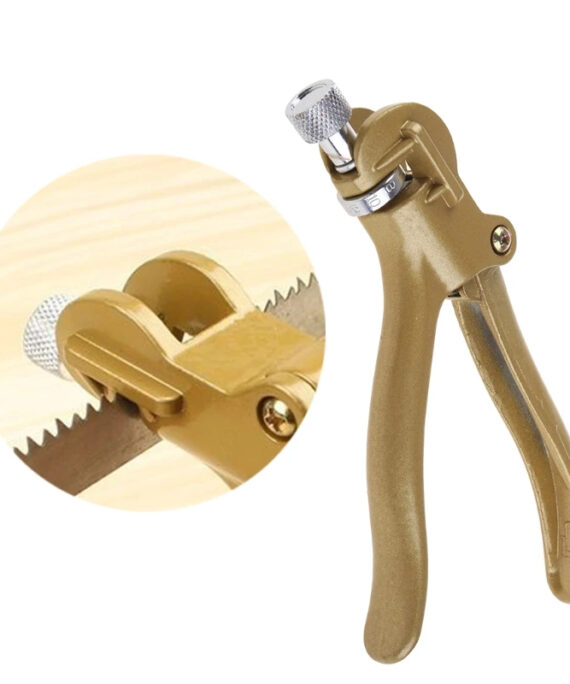Woodworking saw material pulling plier