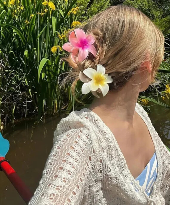 Hårspenne med blomst