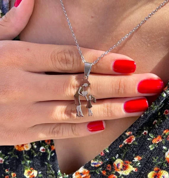 Mom and children necklace